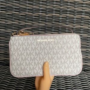 Michael Kors Jet Set Travel Large Top Zip Signature Wristlet Clutch